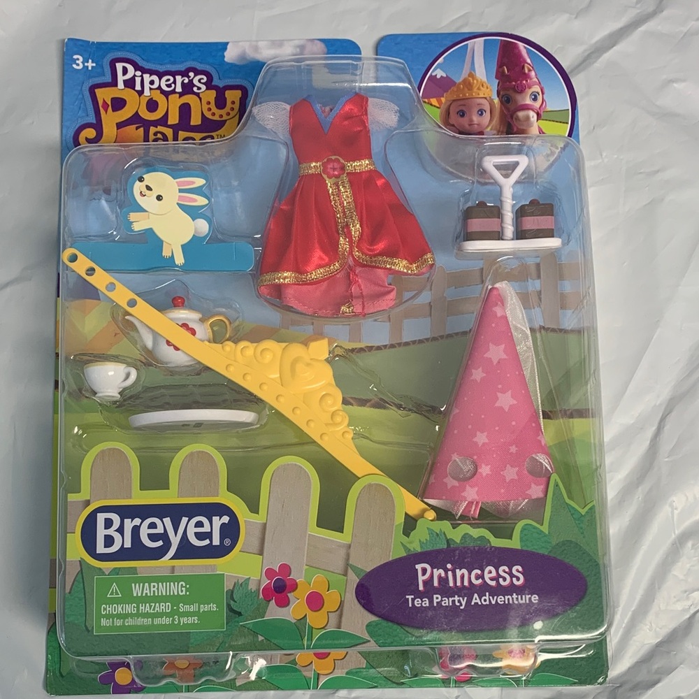 Breyer Princess Tea Party Outfit - Red & Pink Accessories